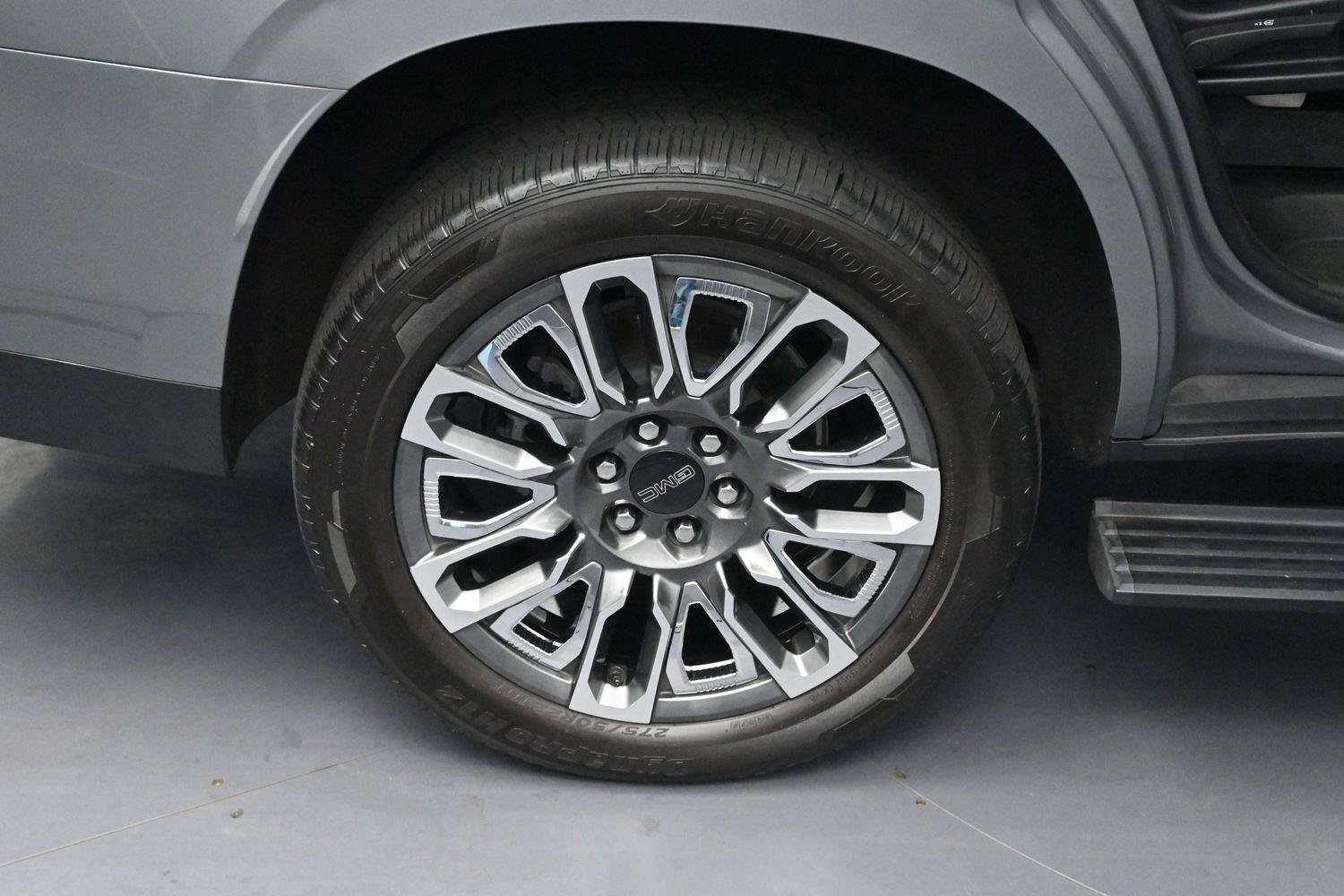 Used 2023 GMC Yukon Denali Ultimate AWD/4WD image 38