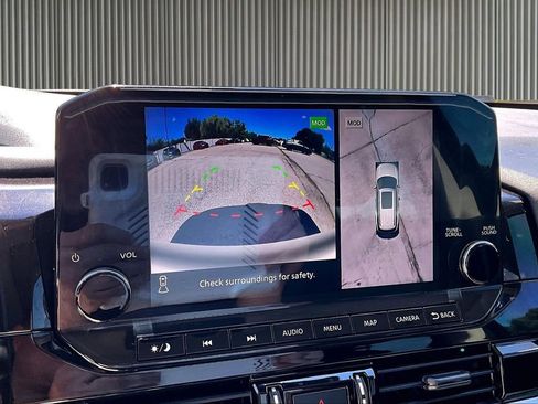Used 2022 Nissan Pathfinder Platinum w/ Cargo Package FWD image 22