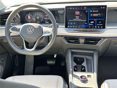 New 2026 Volkswagen Tiguan SE FWD image 13