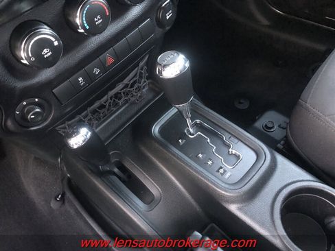 Used 2017 Jeep Wrangler Unlimited Sport w/ Quick Order Package 24S AWD/4WD image 15