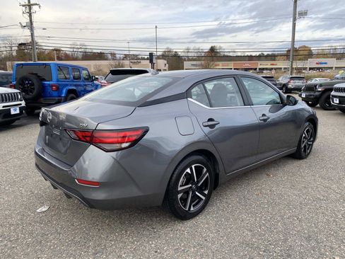 Used 2024 Nissan Sentra SV image 3