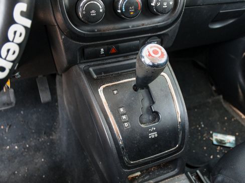 Used 2012 Jeep Compass Sport AWD/4WD image 17