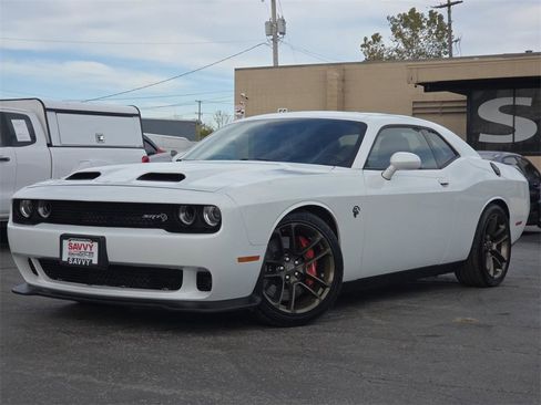 Used 2019 Dodge Challenger SRT Hellcat Redeye image 2
