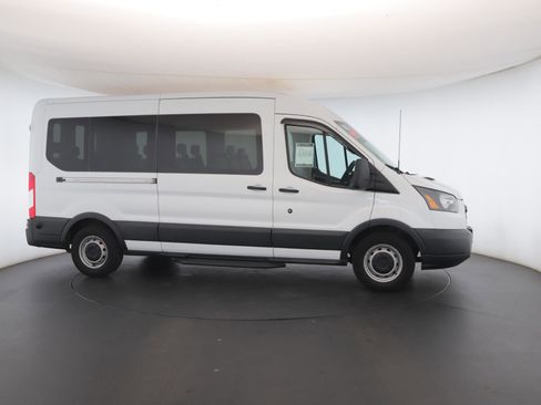 Used 2017 Ford Transit 350 XL image 27