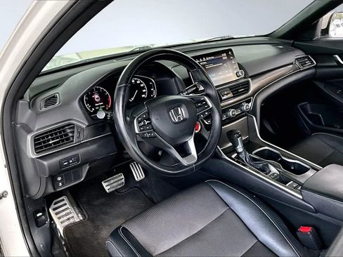 Used 2018 Honda Accord Sport image 14