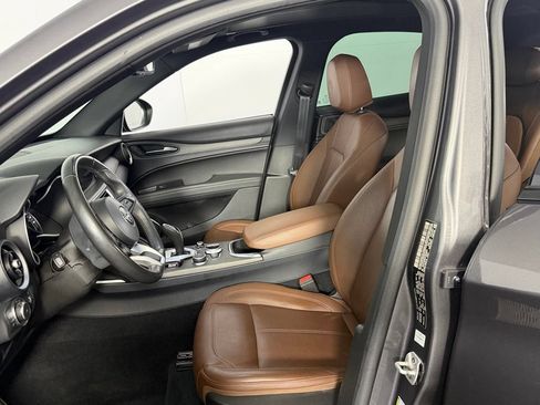 Used 2023 Alfa Romeo Stelvio Ti AWD/4WD image 25