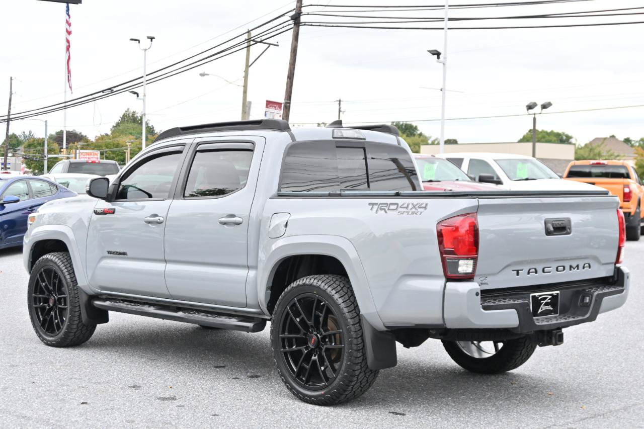 Used 2018 Toyota Tacoma TRD Sport w/ Technology Package AWD/4WD image 10