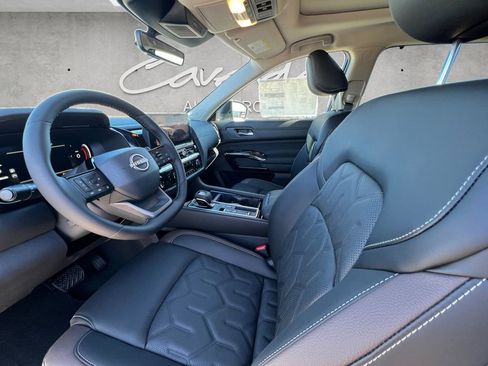 New 2026 Nissan Pathfinder Platinum image 19