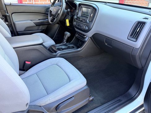 Used 2017 Chevrolet Colorado W/T w/ WT Convenience Package AWD/4WD image 19