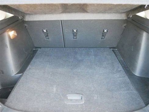 Used 2024 Chevrolet Trax LT w/ Sunroof Package image 10