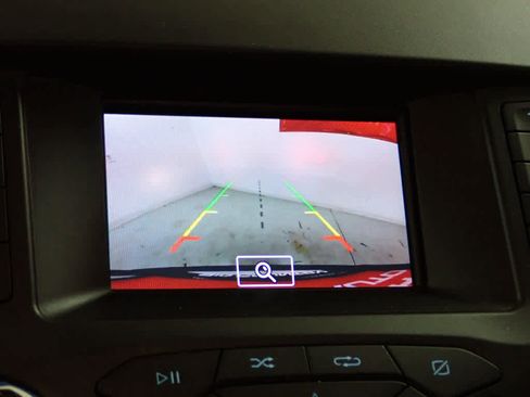 Used 2019 Ford Edge SE image 18