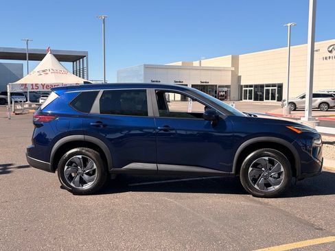 Certified 2025 Nissan Rogue SV FWD image 7