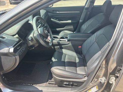 Used 2023 Nissan Altima 2.5 SR w/ SR Premium Package FWD image 10