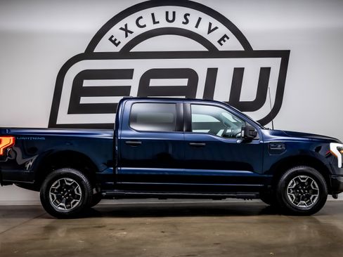 Used 2023 Ford F150 Lightning XLT image 8