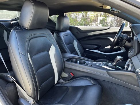 Used 2020 Chevrolet Camaro LT w/ RS Package image 23