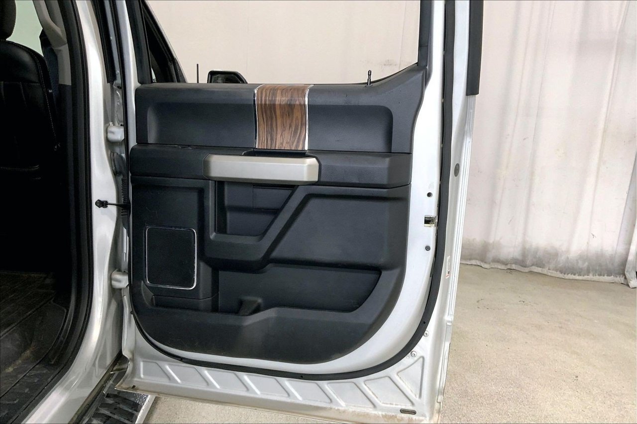 Used 2018 Ford F150 Lariat w/ Equipment Group 502A Luxury AWD/4WD image 23