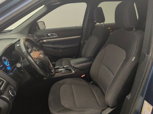 Used 2018 Ford Explorer XLT FWD image 17