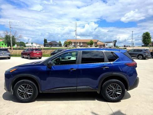 Used 2023 Nissan Rogue S image 2
