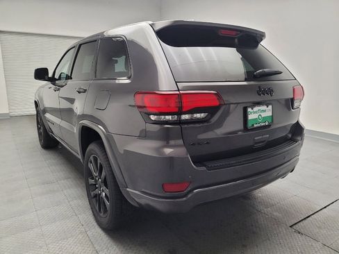 Used 2018 Jeep Grand Cherokee Altitude AWD/4WD image 6