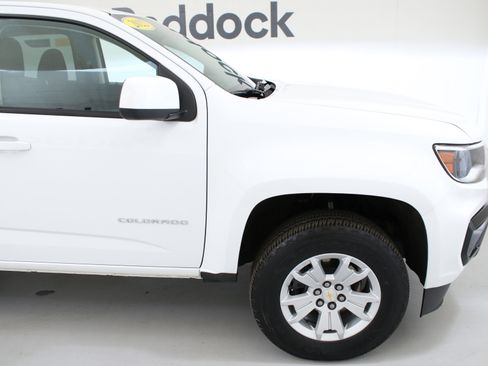 Used 2022 Chevrolet Colorado LT w/ LT Convenience Package AWD/4WD image 11