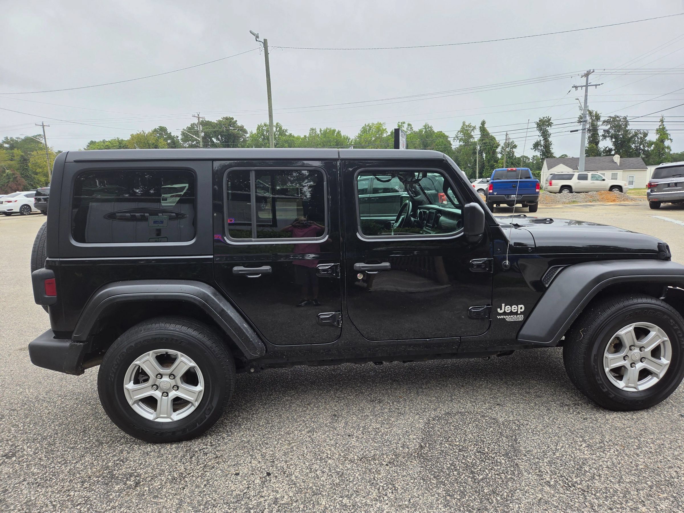 Used 2019 Jeep Wrangler Unlimited Sport S AWD/4WD image 4