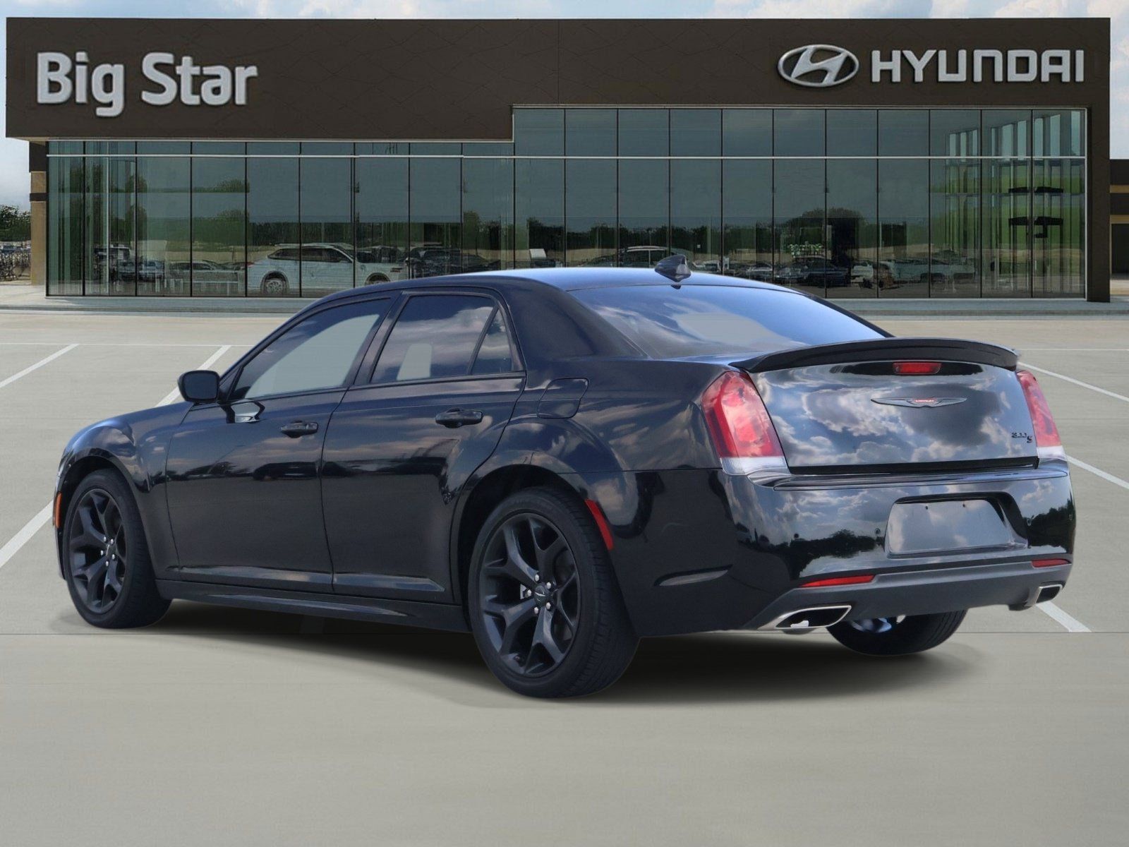 Used 2021 Chrysler 300 S w/ S Model Appearance Package RWD image 3