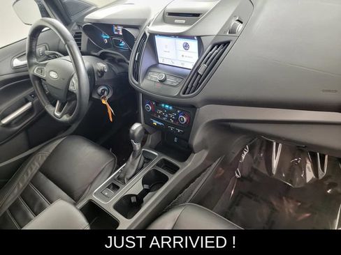 Used 2017 Ford Escape SE w/ SE Leather Comfort Package FWD image 18