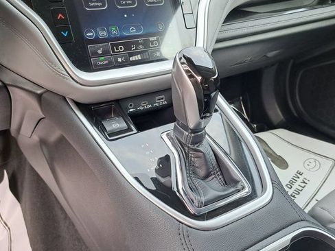 Certified 2025 Subaru Outback Limited AWD/4WD image 17