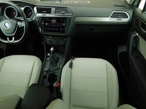 Used 2019 Volkswagen Tiguan SEL image 17