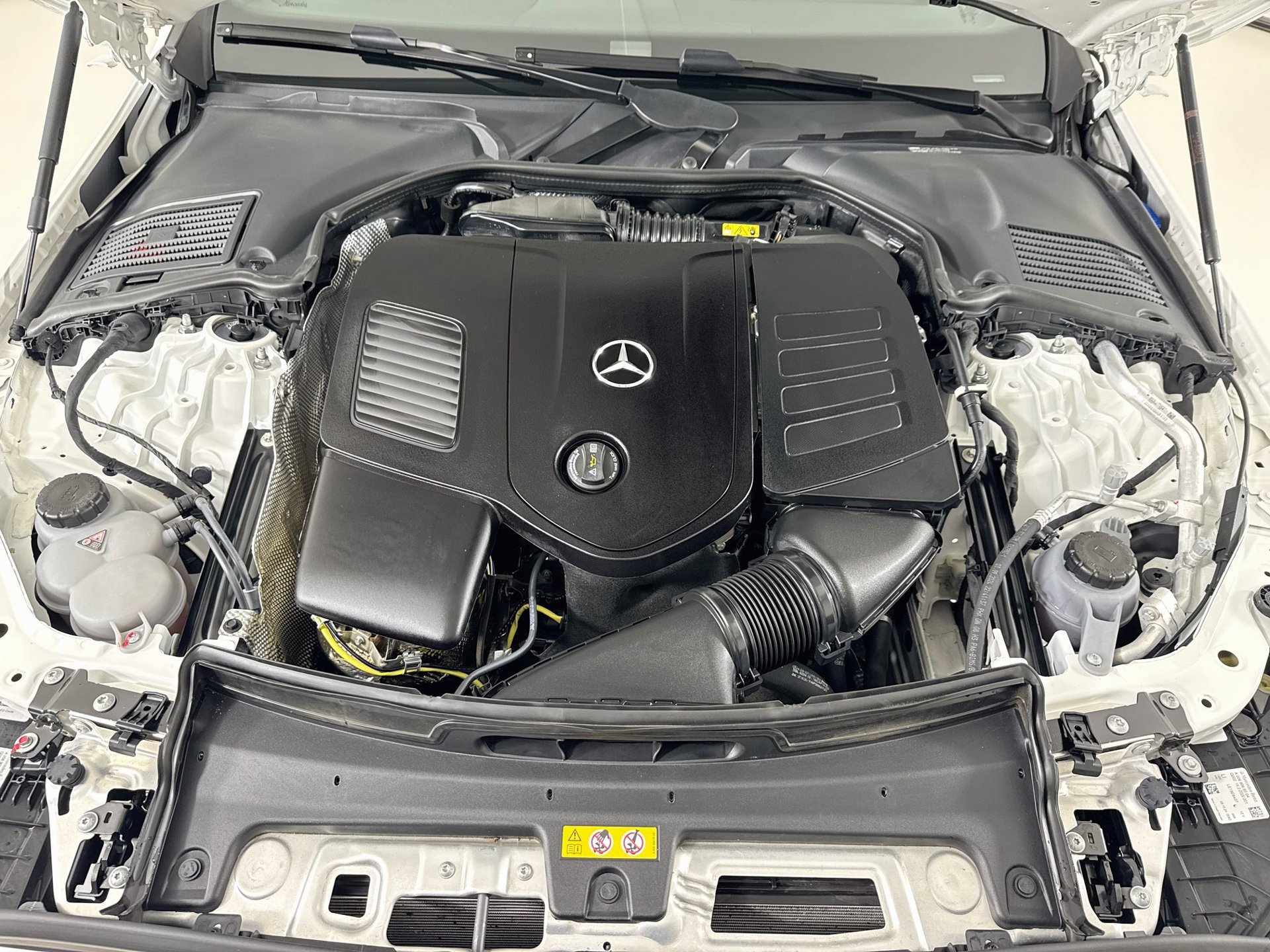 Used 2025 Mercedes-Benz C 300 Sedan image 32