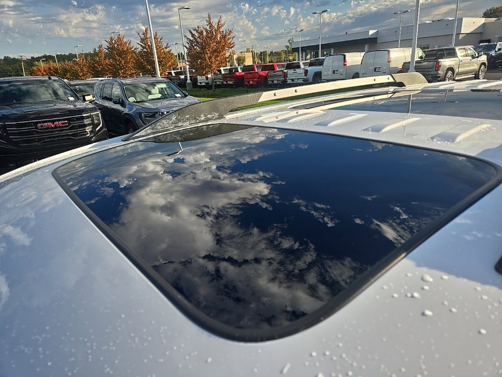 Used 2021 GMC Acadia SLT w/ Trailering Package AWD/4WD image 9