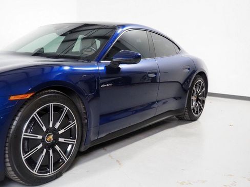 Used 2022 Porsche Taycan image 54