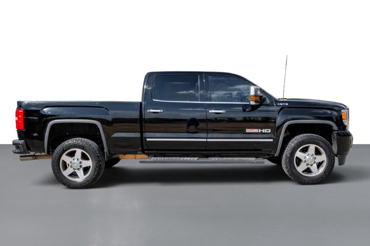 Used 2017 GMC Sierra 2500 SLT w/ All Terrain HD Package AWD/4WD image 5