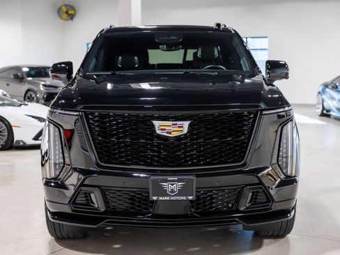 Used 2025 Cadillac Escalade V image 11
