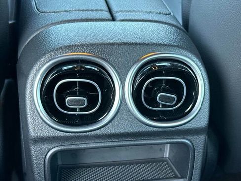 Used 2025 Mercedes-Benz C 300 Sedan image 16