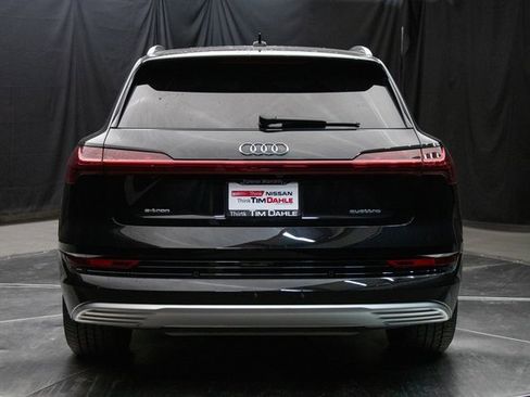 Used 2022 Audi e-tron Premium Plus w/ Premium Plus Package image 11