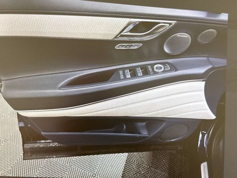 Used 2025 Genesis GV80 3.5T Prestige AWD/4WD image 12