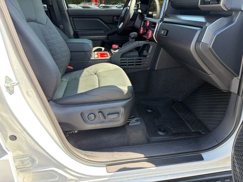 Used 2026 Toyota 4Runner TRD Off-Road Premium image 13