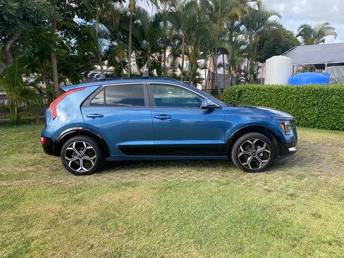 Used 2023 Kia Niro EX Touring FWD image 26