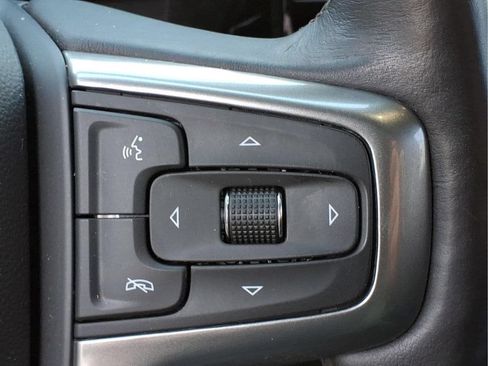Used 2022 Chevrolet Silverado 1500 LT AWD/4WD image 21