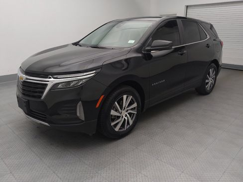 Used 2022 Chevrolet Equinox LT FWD image 2