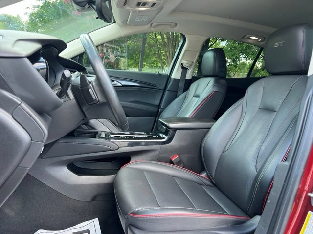 Used 2022 Buick Envision Essence w/ Technology Package II FWD image 13