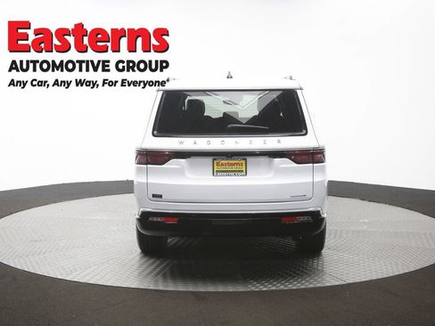 Used 2024 Jeep Wagoneer L Series II RWD image 40