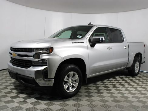 Used 2022 Chevrolet Silverado 1500 LT w/ LPO, Dark Essentials Package RWD image 3
