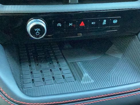 Used 2025 Ford Explorer ST image 30