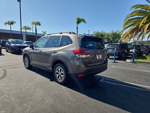 Used 2023 Subaru Forester Premium AWD/4WD image 5
