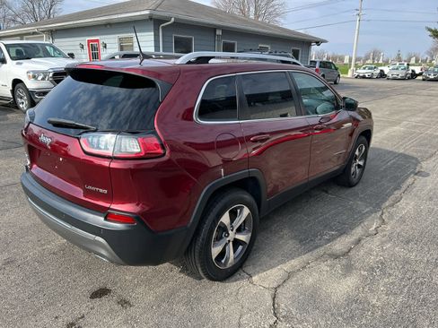 Used 2019 Jeep Cherokee Limited AWD/4WD image 3