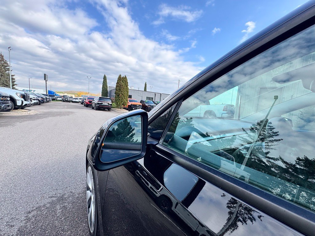 Used 2021 Tesla Model Y Long Range AWD/4WD image 14