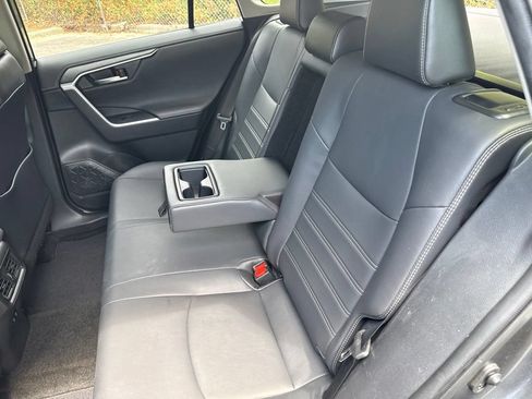Used 2020 Toyota RAV4 Limited AWD/4WD image 16