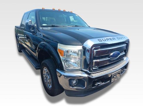 Used 2013 Ford F250 Lariat w/ Lariat Ultimate Pkg image 2